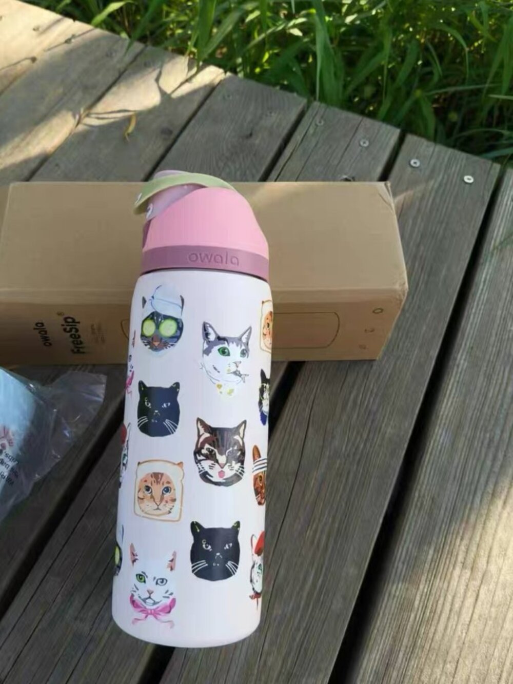 Owala FreeSip 32oz UO Exclusive Cat Collage Pink Limited Eidition Water Bottle